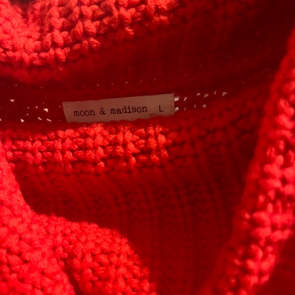 Red sweater - Picture 2 of 2